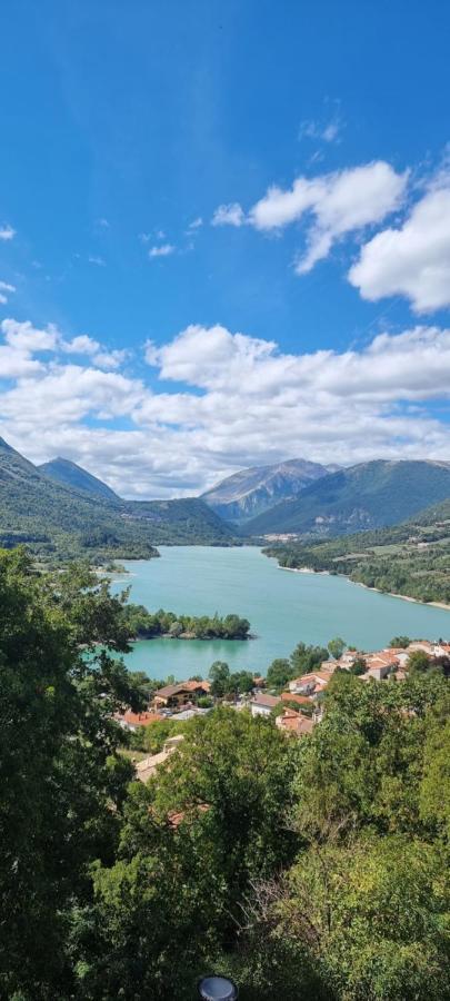 Casa vacanze al Castello Villetta Barrea Esterno foto