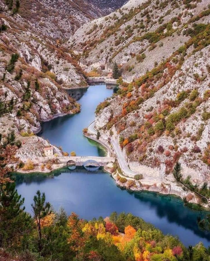 Casa vacanze al Castello Villetta Barrea Esterno foto